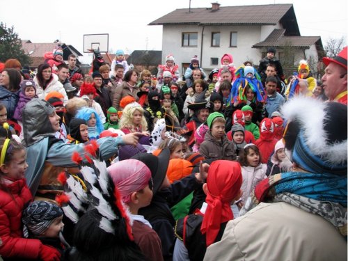 Gneča je bila velika.
